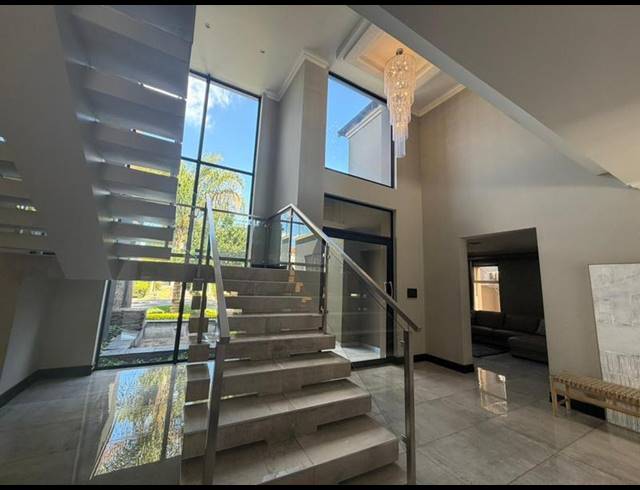 5 BEDROOM HOUSE FOR SALE IN BLUE VALLEY GOLF ESTATE
